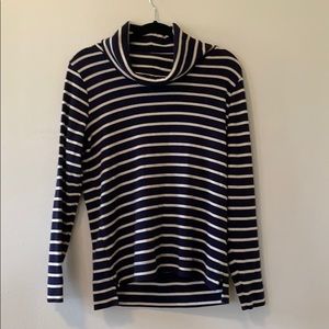 LL Bean women’s M 100% cotton turtleneck